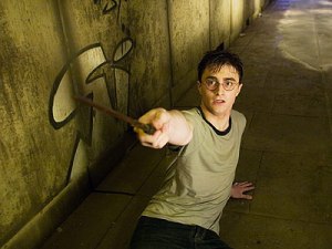 Potter, usando sua vara após uma entrada por trás.